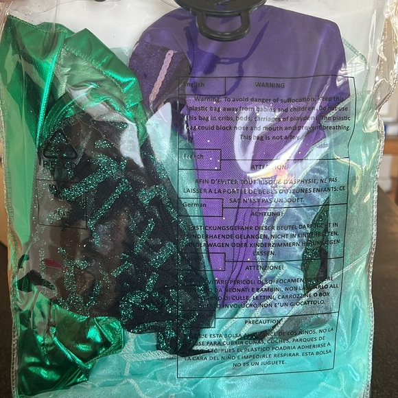 Halloween costume - Picture 2 of 2